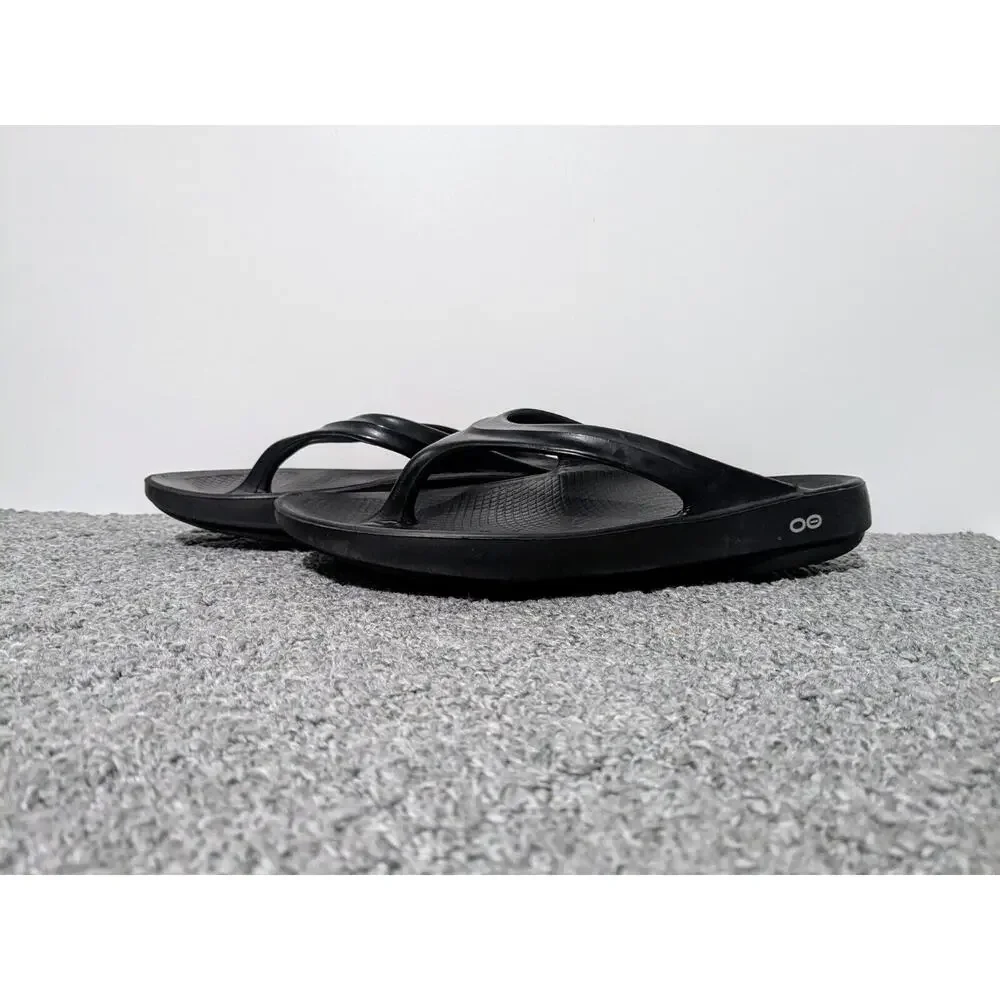 OOFOS Black Women's Recovery Flip Sandals